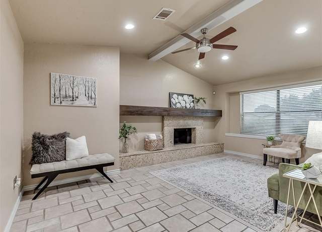 Property at 1001 NE 10th St, Moore, OK 73160, 3 beds, 2 baths