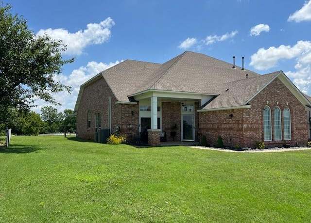 Property at 1030 Belmonte Ct, Yukon, OK 73099, 4 beds, 2.5 baths