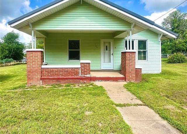 Property at 108 SE East St, Cement, OK 73017, 3 beds, 1 bath