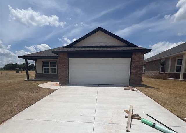 Property at 2400 S 27th Ct, Chickasha, OK 73018, 3 beds, 2 baths