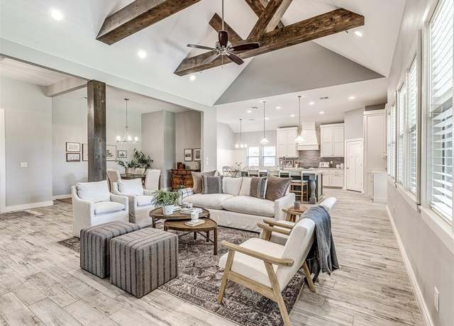 Property at 3209 Hunter Crest Dr, Edmond, OK 73034, 4 beds, 2.5 baths