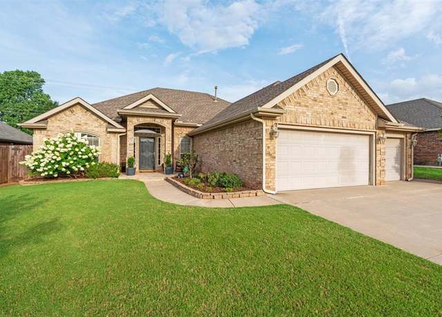 Property at 913 N Barn Hill Way, Mustang, OK 73064, 3 beds, 2 baths