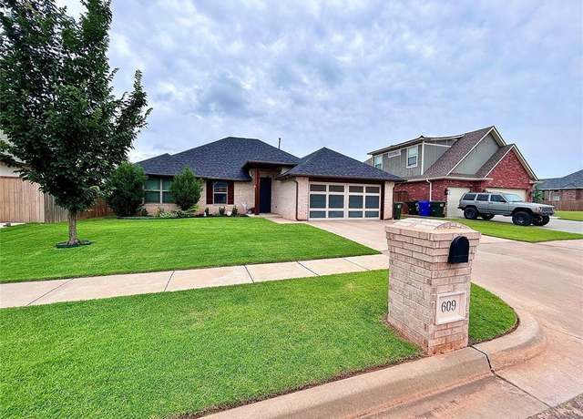 Property at 609 Vintage Dr, Norman, OK 73069, 3 beds, 2 baths