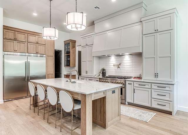 Property at 396 Old Creek Rd, Edmond, OK 73034, 4 beds, 3.5 baths