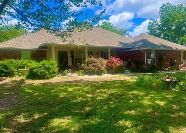 Property at 327 Englebretson Ln, Tuttle, OK 73089, 3 beds, 2 baths