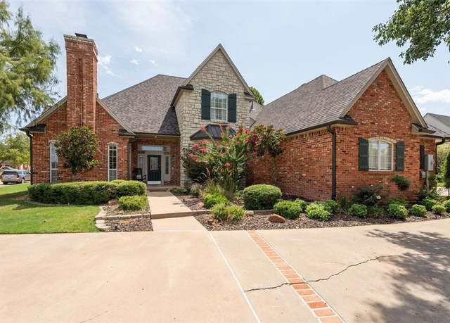 Property at 6104 Laquinta Dr, Edmond, OK 73025, 4 beds, 3.5 baths