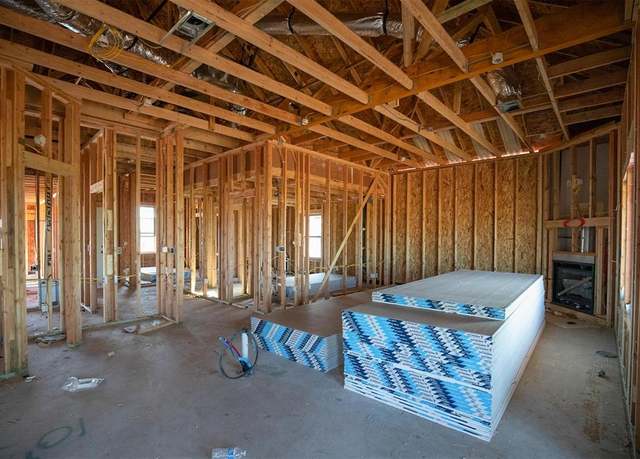 Property at 2240 NW 170th St, Edmond, OK 73012, 3 beds, 2 baths
