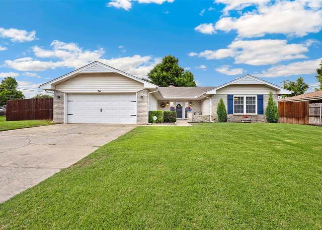 Property at 511 Queensboro Pl, Yukon, OK 73099, 3 beds, 2 baths