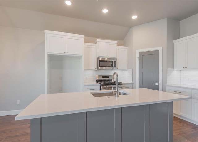 Property at 1300 Colonial Ave, Tuttle, OK 73089, 3 beds, 2 baths