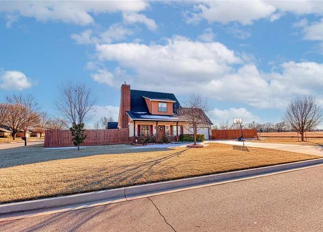 Property at 100 Silverleaf Ln, Elk City, OK 73644, 3 beds, 2 baths