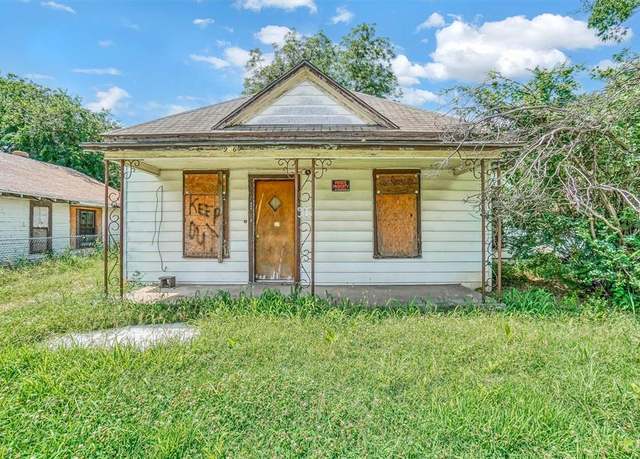 Property at 906 SW Summit Ave, Lawton, OK 73501, 3 beds, 3 baths