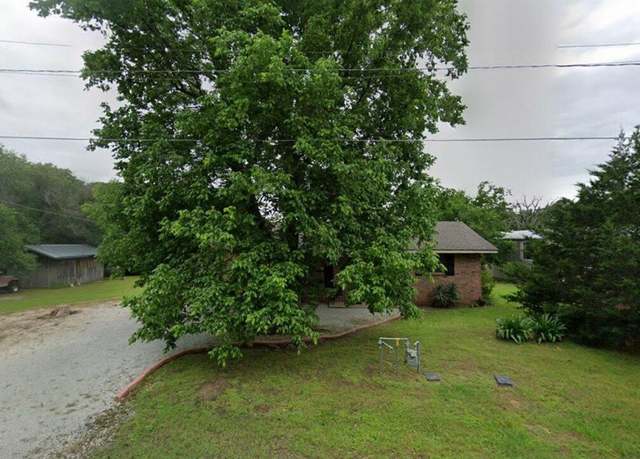 Property at 225 E 10th St, Stonewall, OK 74871, 2 beds, 1 bath