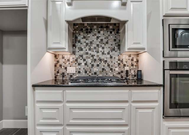 Property at 17601 Braken Dr, Edmond, OK 73012, 4 beds, 2 baths