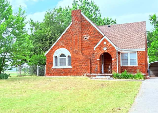 Property at 1710 W Chickasha Ave, Chickasha, OK 73018, 2 beds, 1 bath
