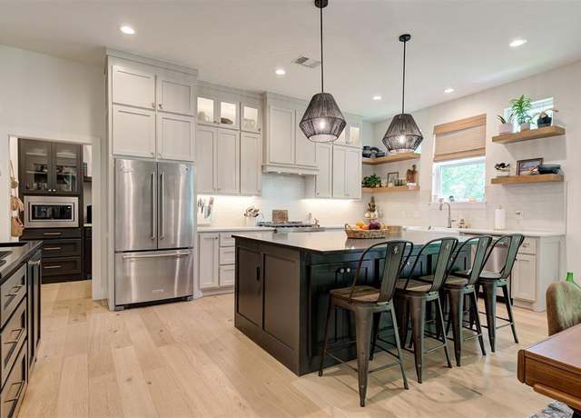 Property at 3320 Quidnet Rd, Norman, OK 73071, 4 beds, 2.5 baths