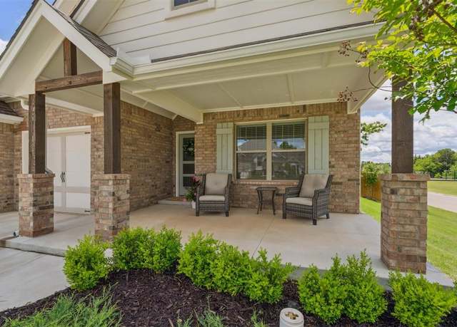 Property at 8700 Stark St, Edmond, OK 73007, 5 beds, 3 baths