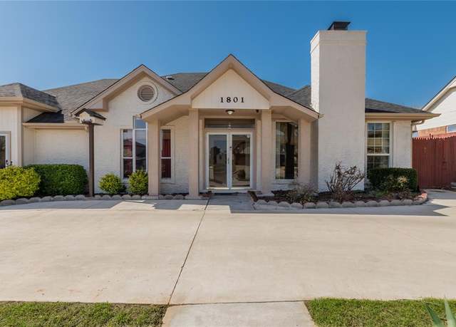 Property at 1801 Golf Course Dr, El Reno, OK 73036, 5 beds, 4.5 baths