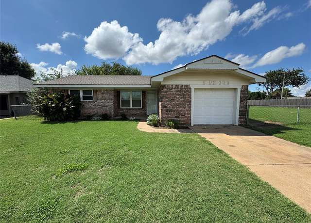 Property at 5 NE 3rd St, Tuttle, OK 73089, 3 beds, 1 bath