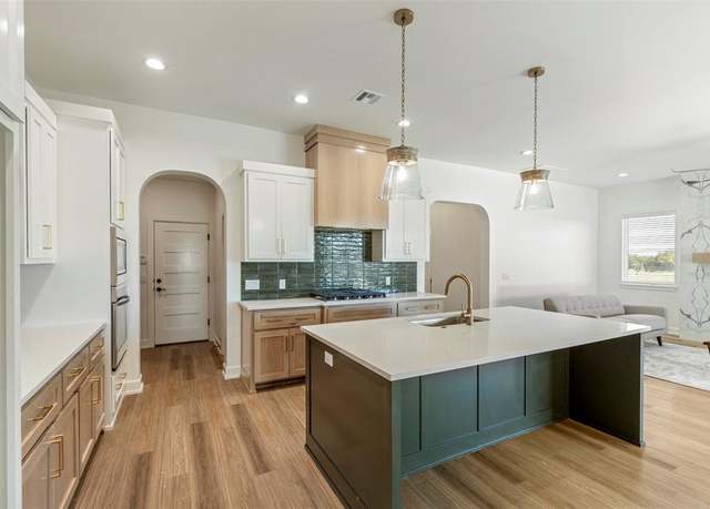 Property at 9079 Avington Way, Guthrie, OK 73044, 3 beds, 2.5 baths
