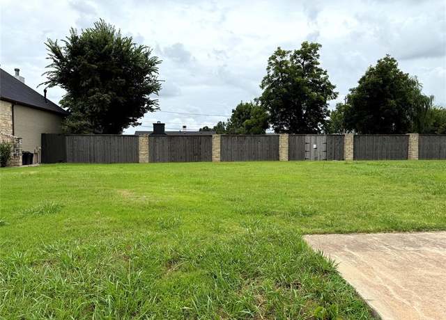 Property at 1722 Huntington Ave, Nichols Hills, OK 73116