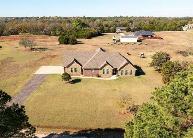 Property at 4 Raymond Rd, Shawnee, OK 74801, 4 beds, 2.5 baths