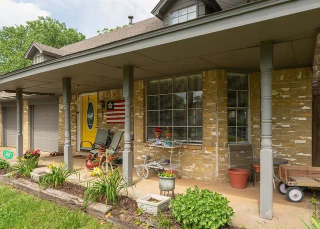 Property at 1515 Oakhurst Ave, Norman, OK 73071, 4 beds, 2.5 baths