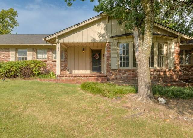 Property at 4813 Larissa Ln, Oklahoma City, OK 73112, 4 beds, 3.5 baths
