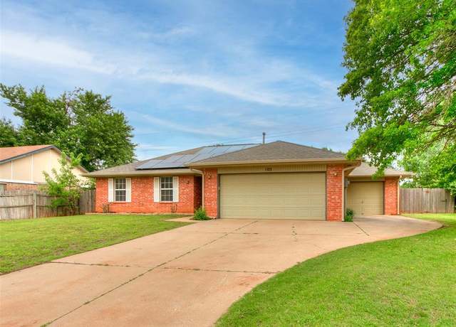 Property at 105 Taos, Edmond, OK 73013, 3 beds, 2 baths