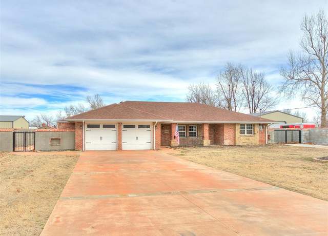 Property at 2920 Clarke St, Choctaw, OK 73020, 3 beds, 2 baths