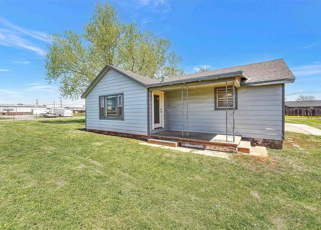 Property at 618 N Van Buren Ave, Elk City, OK 73644, 5 beds, 4 baths