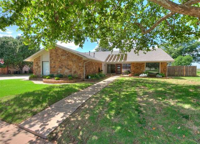 Property at 2118 Saddleback Blvd, Norman, OK 73072, 3 beds, 2 baths