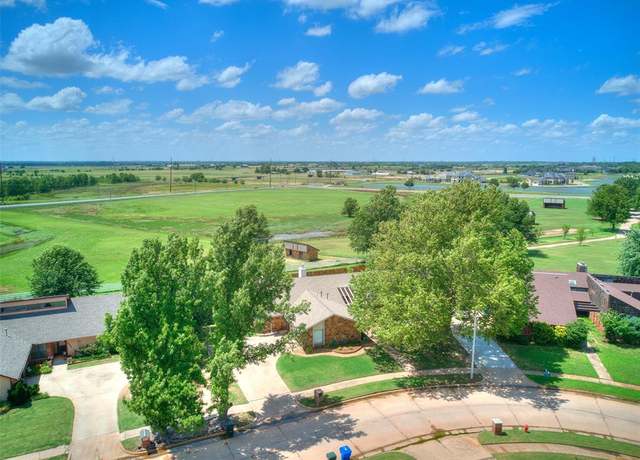 Property at 2118 Saddleback Blvd, Norman, OK 73072, 3 beds, 2 baths