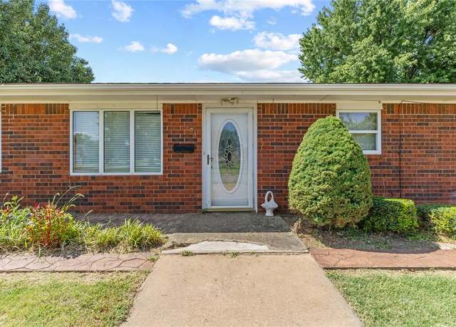Property at 301 W Locust St, Fairview, OK 73737, 3 beds, 1.5 baths