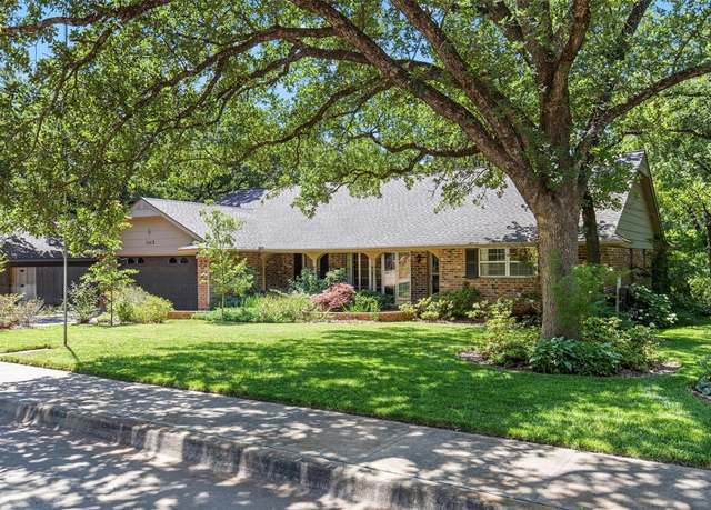 Property at 1112 E 11th St, Edmond, OK 73034, 4 beds, 3 baths