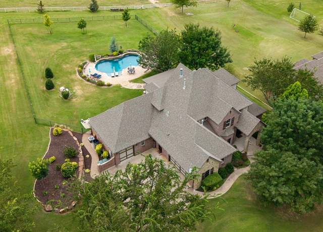Property at 14381 Terra Vita Dr, Edmond, OK 73034, 4 beds, 3.5 baths
