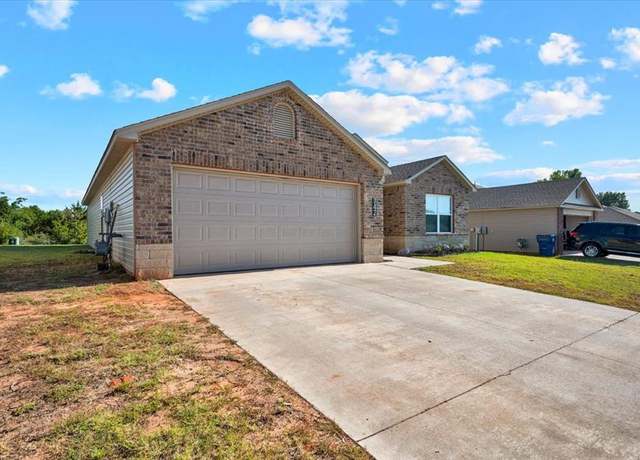 Property at 742 W Lola Dr, Mustang, OK 73064, 4 beds, 2 baths