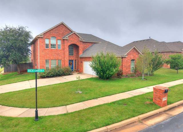 Property at 17709 Rich Earth Ln, Edmond, OK 73012, 4 beds, 2.5 baths
