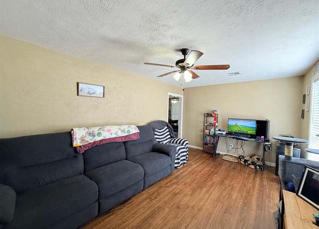 Property at 2717 S Bates Ave, Oklahoma City, OK 73128, 3 beds, 1 bath