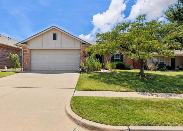 Property at 2844 NW 184th St, Edmond, OK 73012, 3 beds, 2 baths