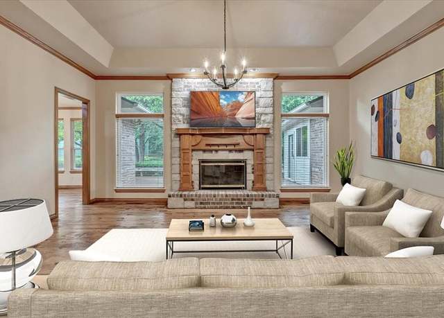 Property at 1008 Bavarian Dr, Edmond, OK 73034, 4 beds, 4 baths