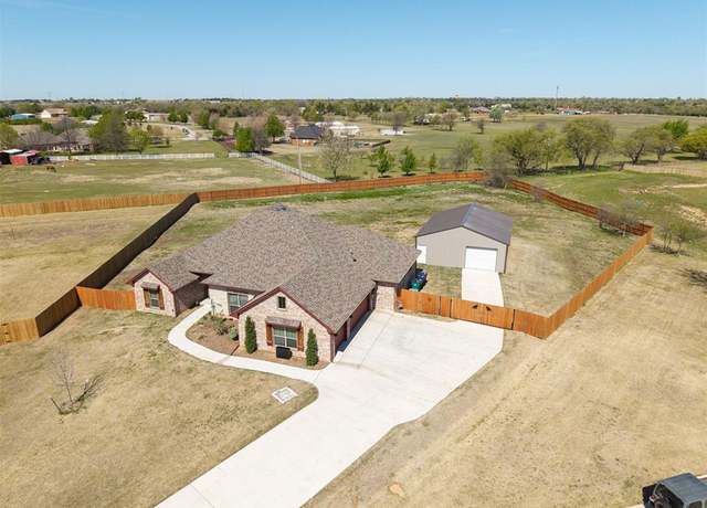 Property at 10201 Maverick Cir, Oklahoma City, OK 73169, 5 beds, 3 baths