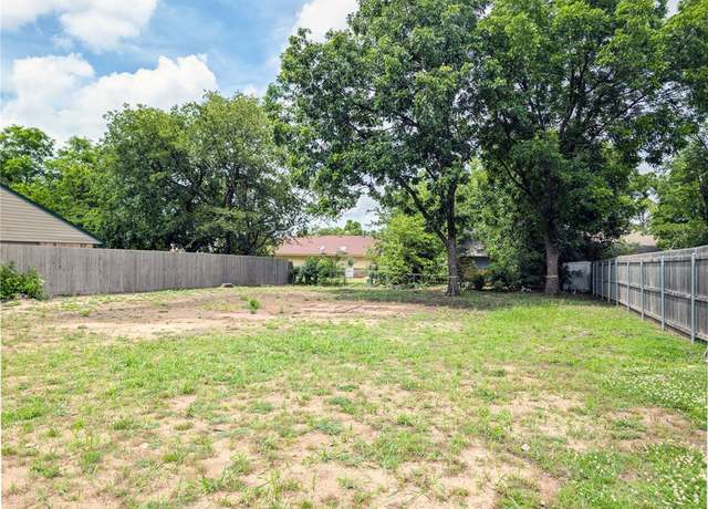 Property at 1909 Oakhollow Dr, Norman, OK 73071