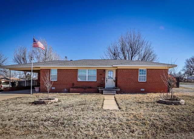 Property at 404 N Bryan Ave, Mangum, OK 73554, 3 beds, 2 baths