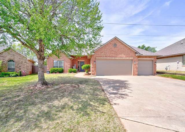 Property at 2209 Cedar Pointe Ct, Edmond, OK 73003, 3 beds, 2 baths