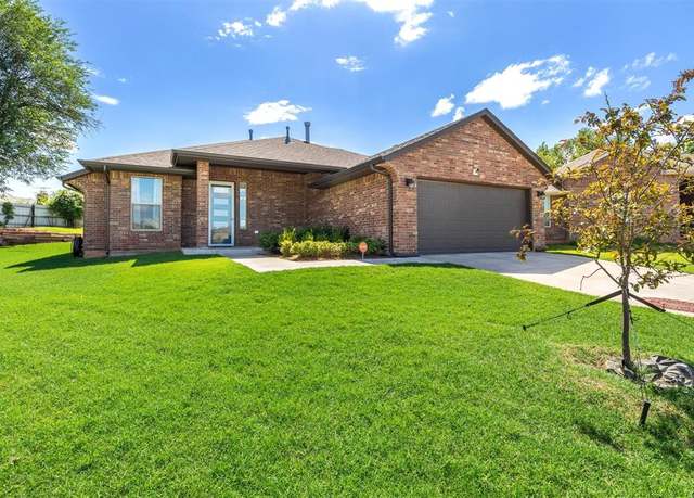 Property at 302 Tuscany Cir, Noble, OK 73068, 3 beds, 2 baths
