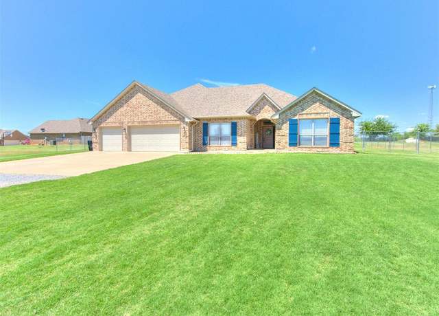 Property at 3975 Lonetree Dr, Edmond, OK 73025, 4 beds, 2.5 baths
