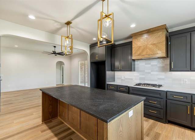 Property at 9053 Avington Way, Guthrie, OK 73044, 3 beds, 2 baths