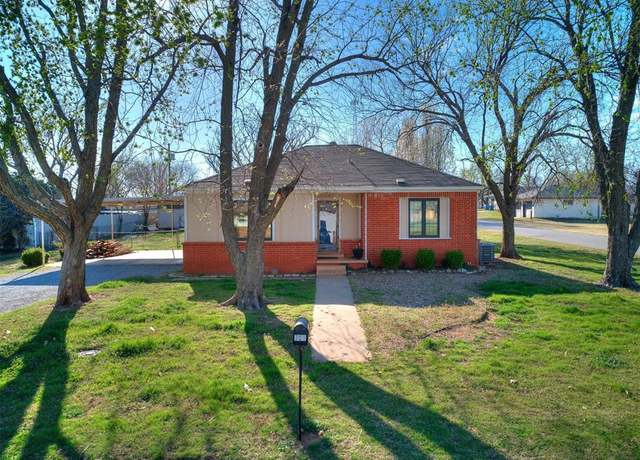 Property at 701 SW 1st St, Tuttle, OK 73089, 3 beds, 2 baths