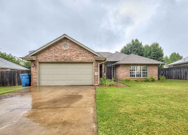Property at 1011 Pruett Dr, Edmond, OK 73003, 3 beds, 2 baths