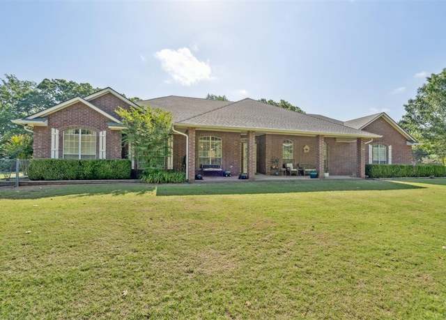 Property at 3534 N 9th Ave, Purcell, OK 73080, 4 beds, 3 baths